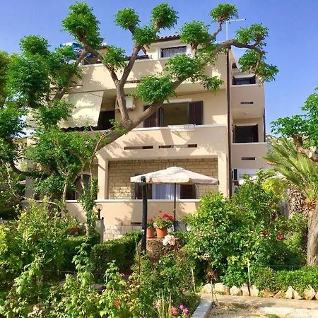 Barbat na Rabu Apartments Zdenka - Garden Terrace מראה חיצוני תמונה