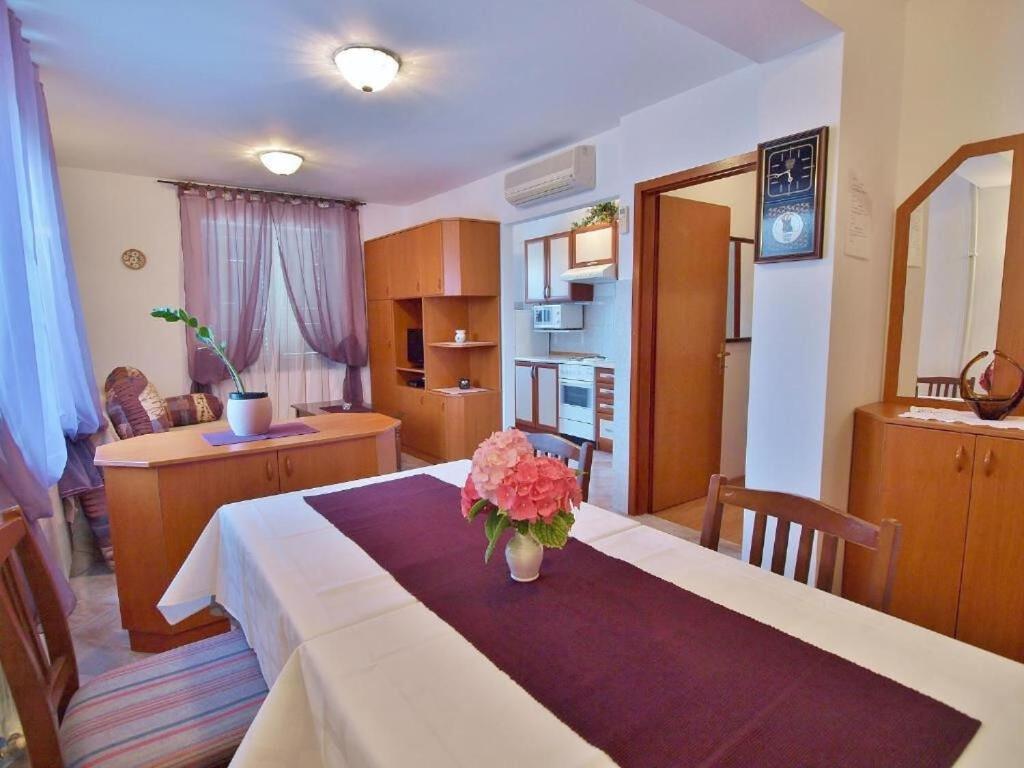 Barbat na Rabu Apartments Zdenka - Garden Terrace מראה חיצוני תמונה